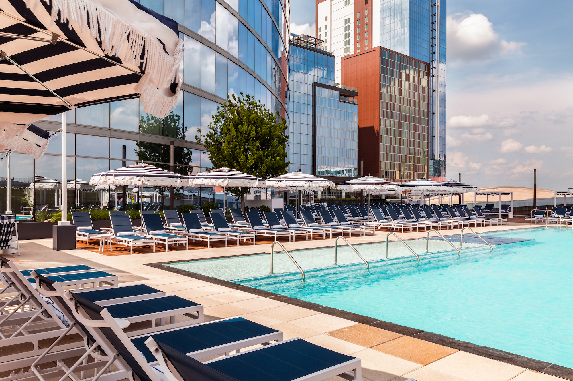 The Top 5 Hotel Pools In Nashville